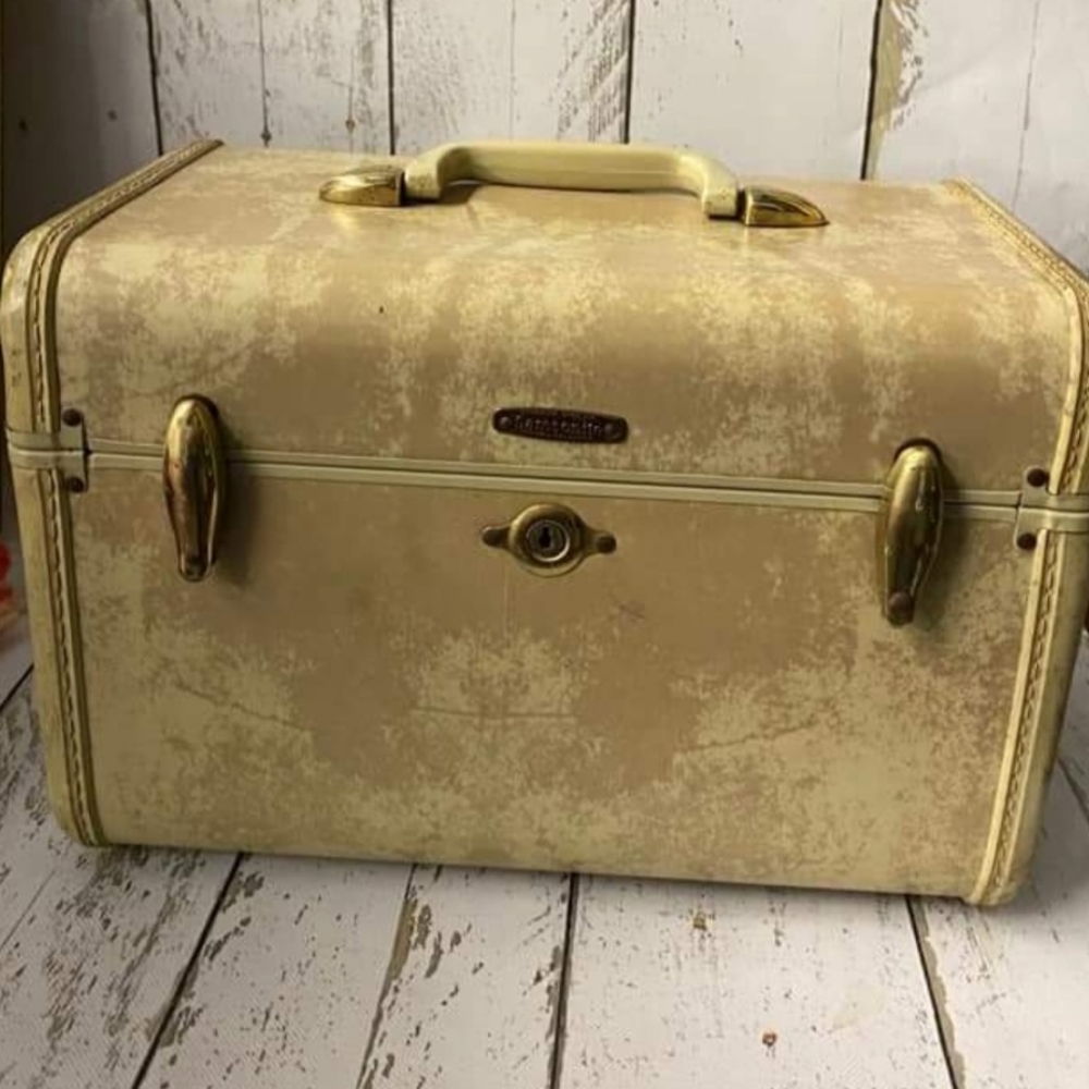 VINTAGE Samsonite Streamlite Hard Shell train case